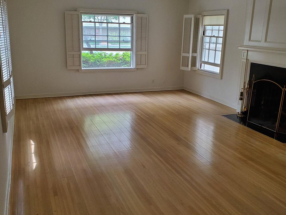 1st image of 208 S Spalding Dr