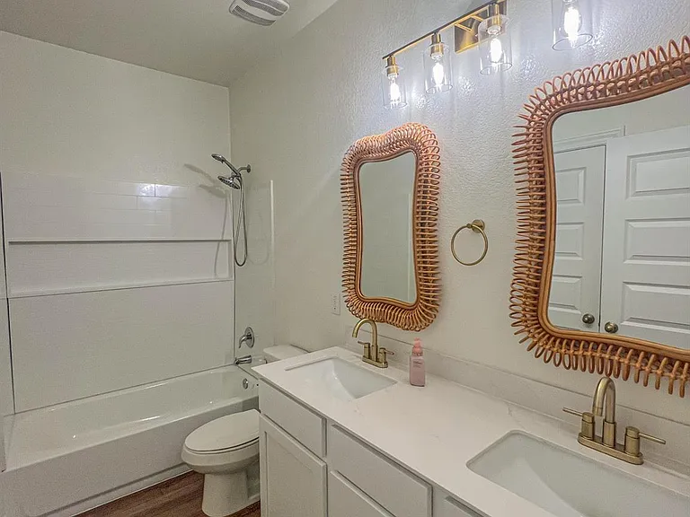 512 Barbary Coast Ln — Photo 16