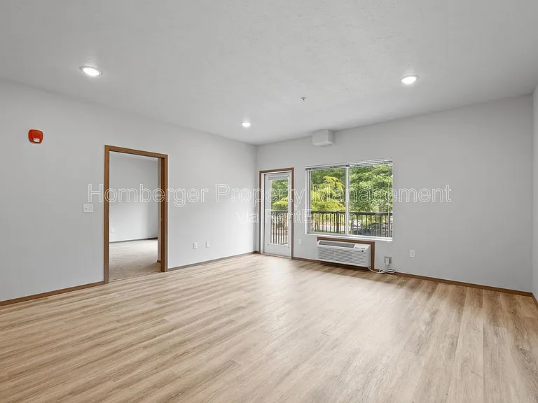 356 E 7th Ave #102 — Photo 9