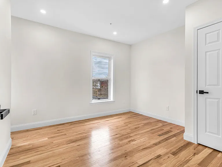 23 Pleasant St #2 — Photo 7