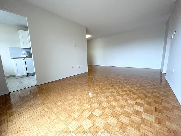 16 Cedarwoods Cres #504 — Photo 8