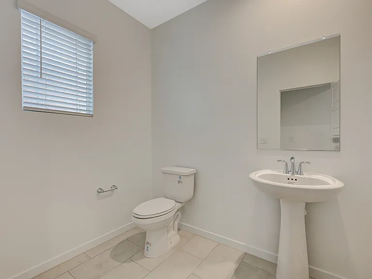 485 Daphne Ter — Photo 15