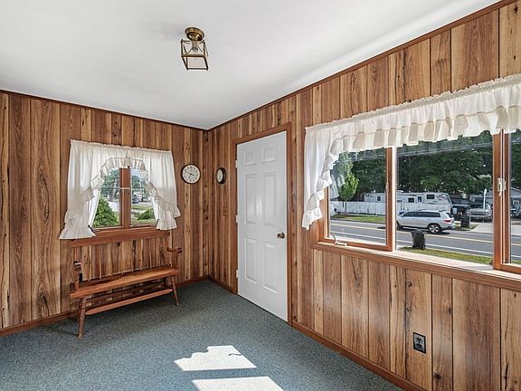 3rd image of 58 Sohier Rd