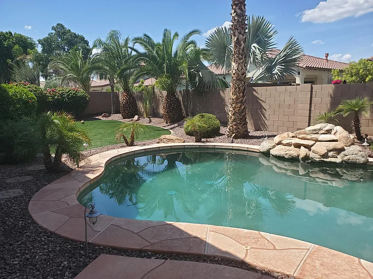 Backyard/pool