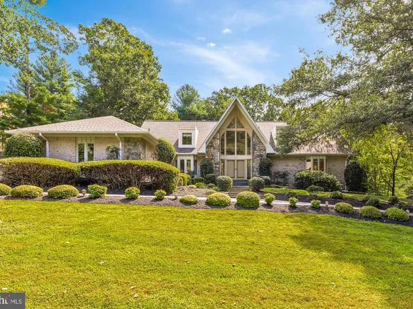 9226 Hidden Creek Dr, Great Falls, VA 22066