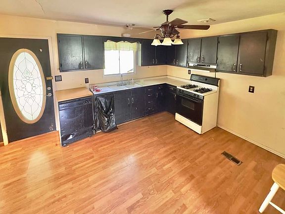 4th image of 204 N Cedar Ave