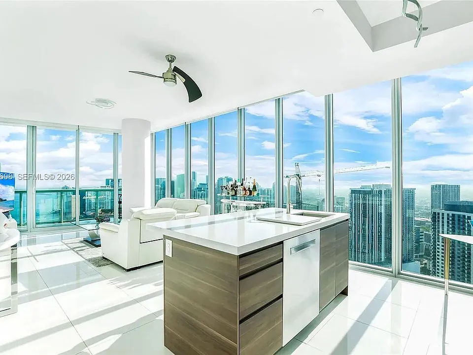 888 Biscayne Blvd #5301