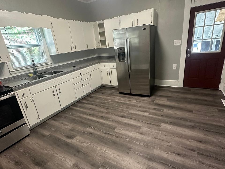 1st image of 1141 Roosevelt Ave