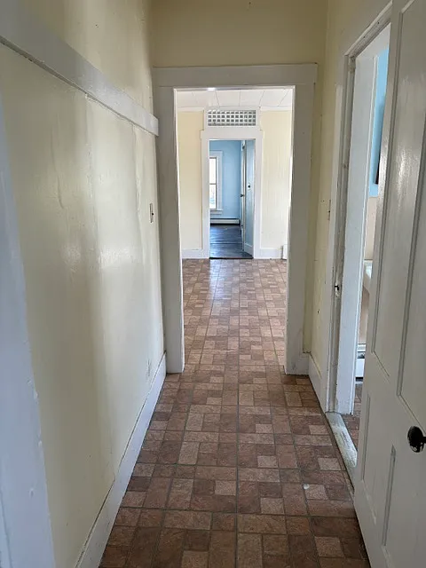 18 Center St — Photo 4