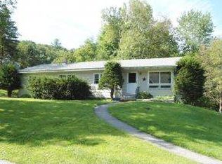 11 Curtis St, Proctor, VT 05765