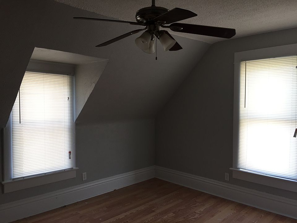 2nd image of 611 W Madison St