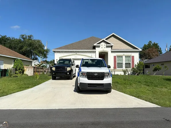 3232 SE Quay St, Port Saint Lucie, FL 34984