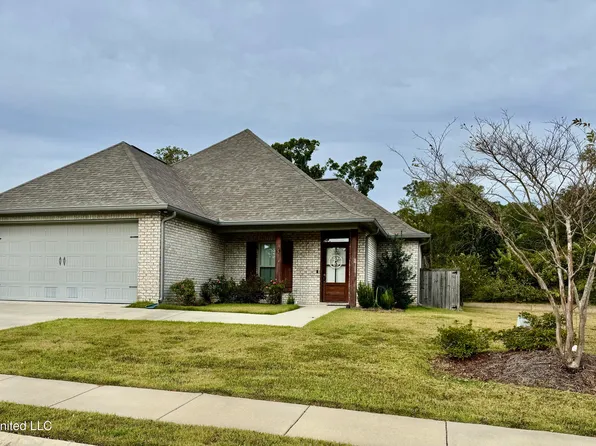 32 Hedges Plantation Pl, Natchez, MS 39120