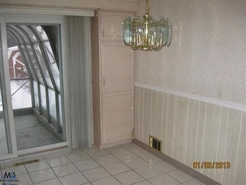 5th image of 24530 Oneida Ave