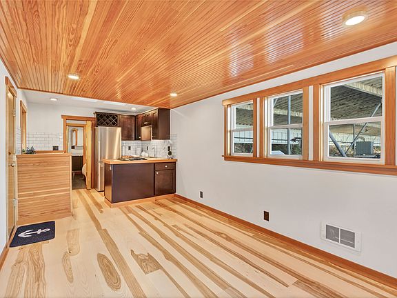 3rd image of 2738 Westlake Ave N #36
