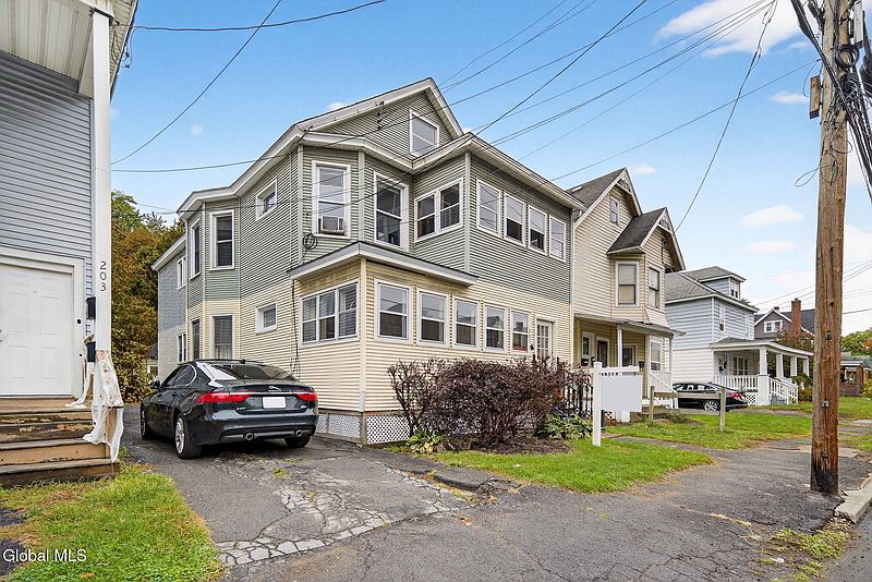 4th image of 205 Vley Road