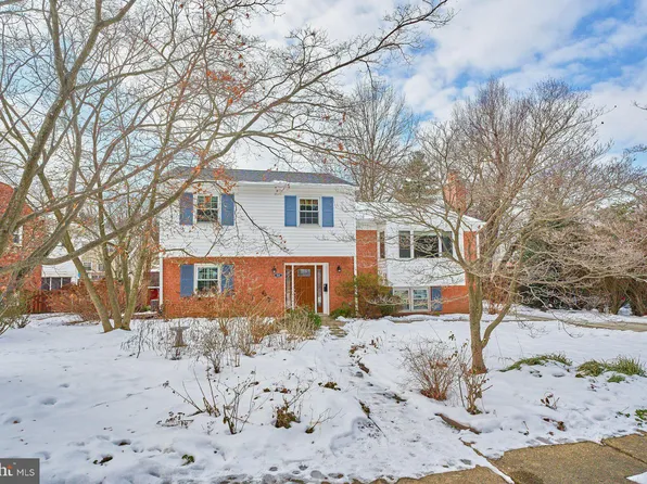 2204 Casemont Dr, Falls Church, VA 22046