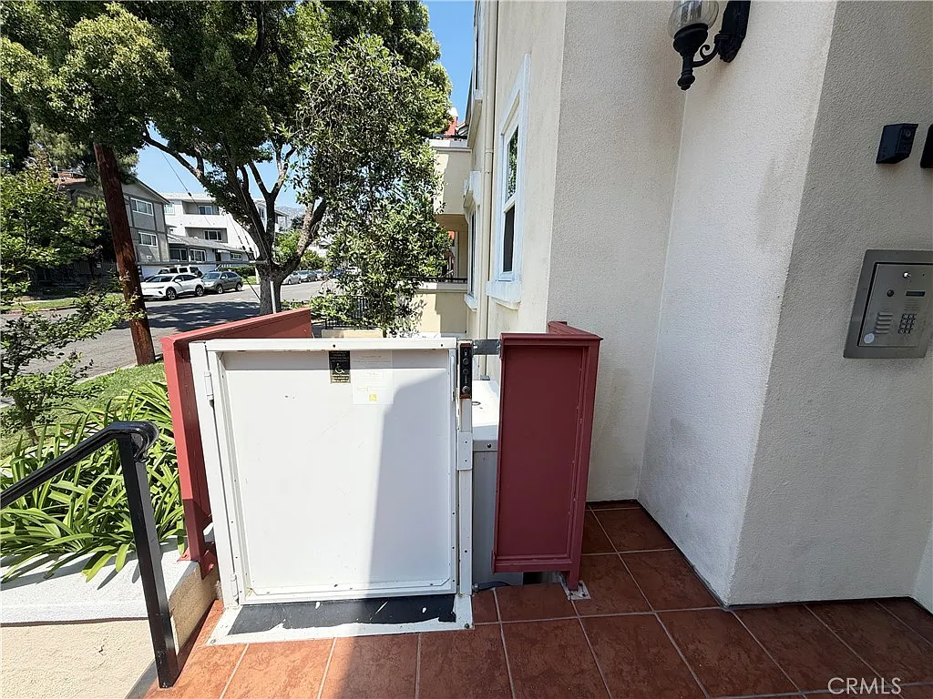 1 bed, 1.0 bath, 630 sqft, $2,400 — Photo 4