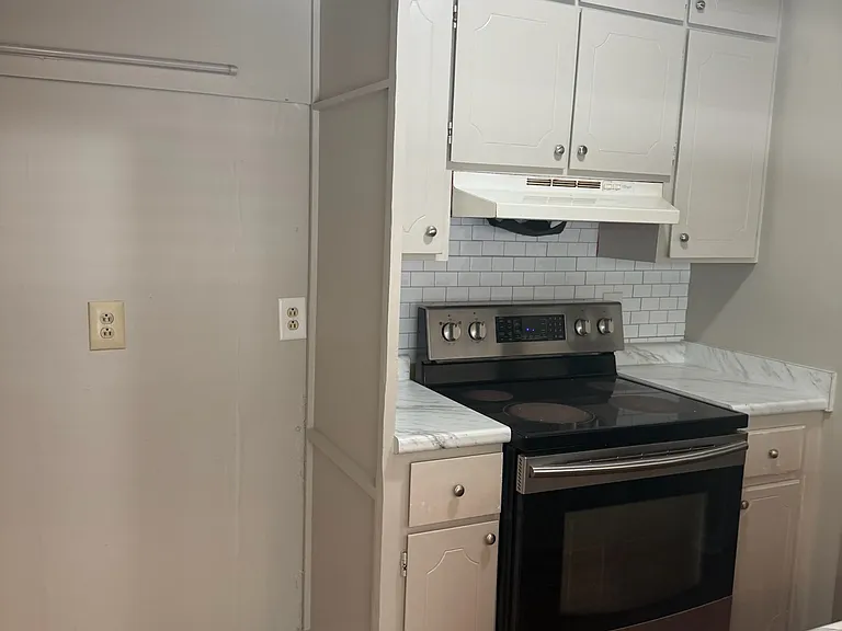 558 Will Scarlet Way — Photo 2