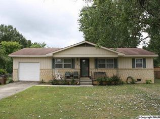 307 Bobwhite Dr SW, Decatur, AL 35601