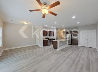 607 Ferguson Ln, Richmond Hill, GA 31324