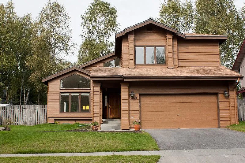 3 bed, 2.5 bath, 2027 sqft, $3,300 — Photo 1