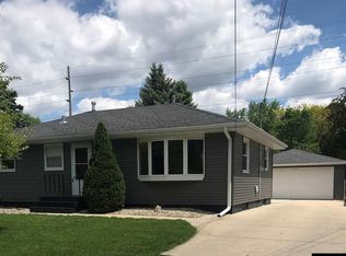 107 S Black Eagle Dr, Mankato, MN 56001