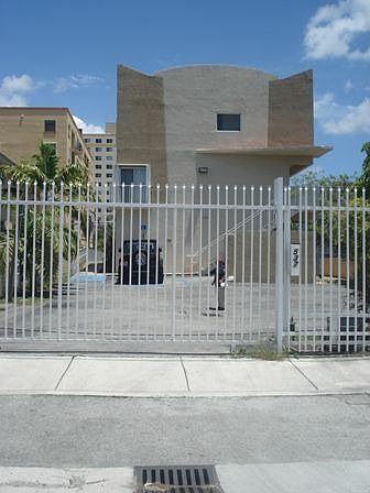 2nd image of 537 SW 2nd St APT 101
