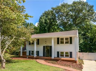 904 Honeysuckle Dr, Greensboro, NC 27408