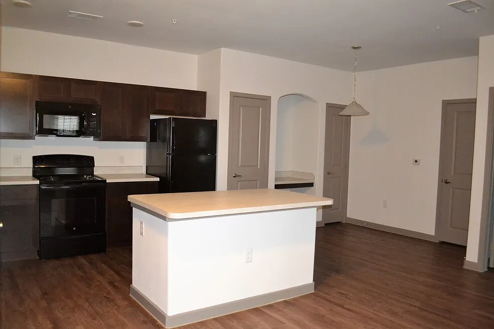 Majestic Ranch Apartment Homes — Photo 3
