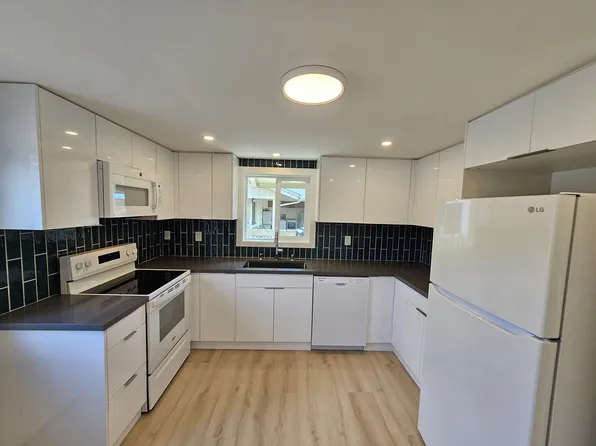 555 12th Ave #A, Honolulu, HI 96816