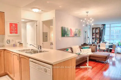 219 Fort York Blvd #401 — Photo 4