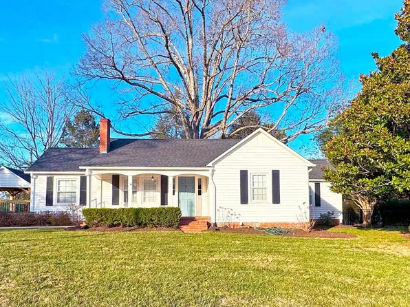 102 31st Ave NW, Hickory, NC 28601