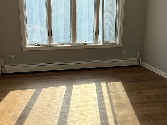 5th image of 38 Newbury St