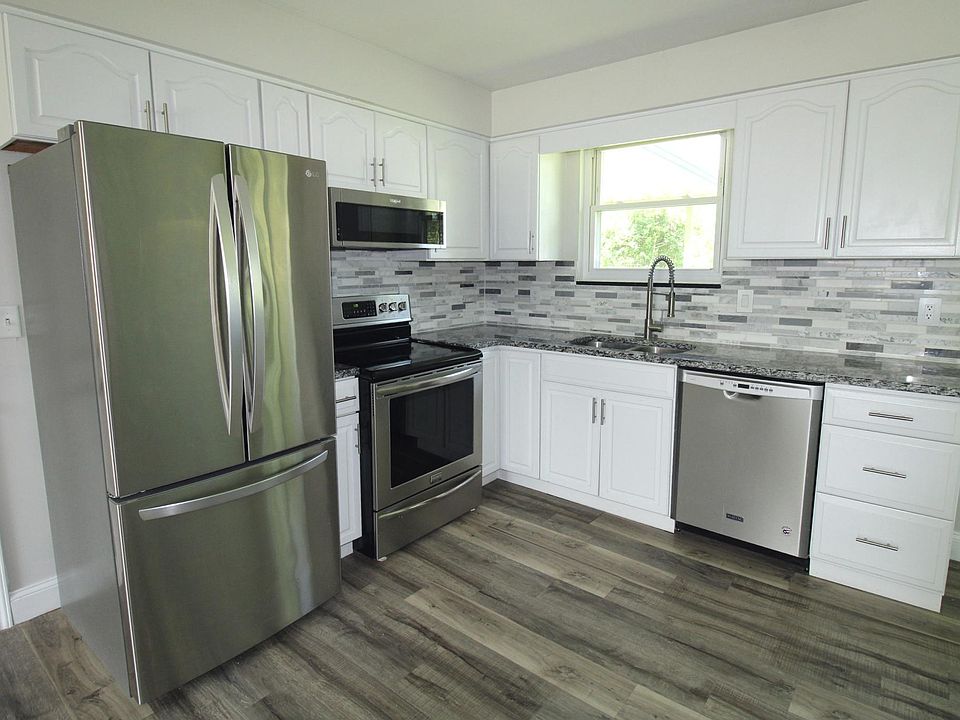 1st image of 3350 Sunnyside Dr