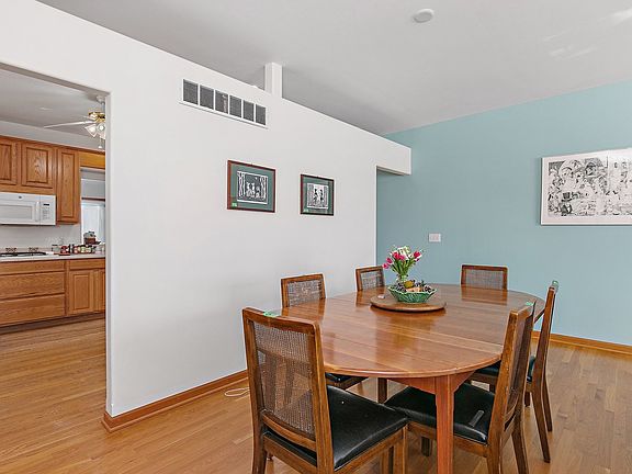 5th image of 605 Bayfield Dr