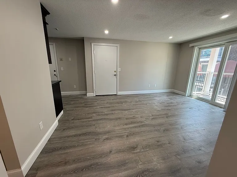 Pondsview Apartments — Photo 89