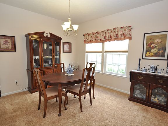 4th image of 3160 Peacock Cir