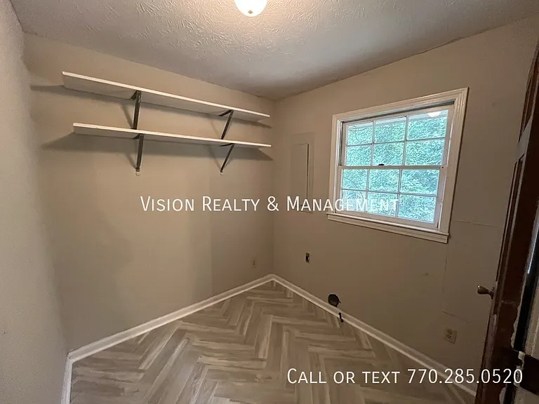 55 S Greenwood Dr — Photo 45