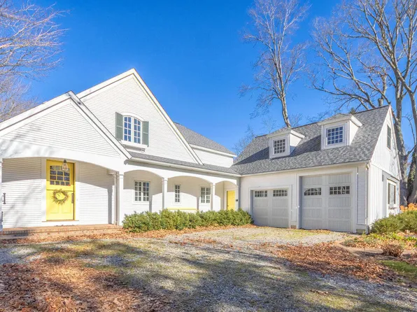 530 Spear St, Saugatuck, MI 49453