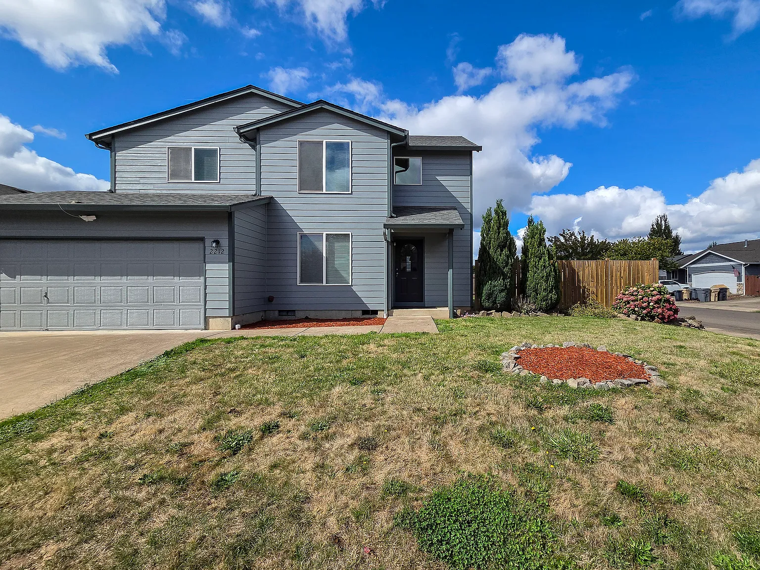 4 bed, 2.5 bath, 1581 sqft, $2,500 — Photo 2