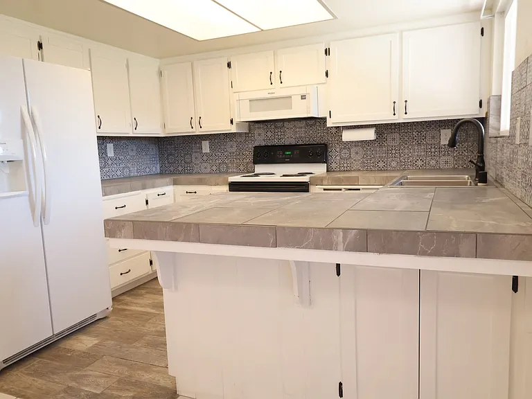 112 Rawhide Ln — Photo 6