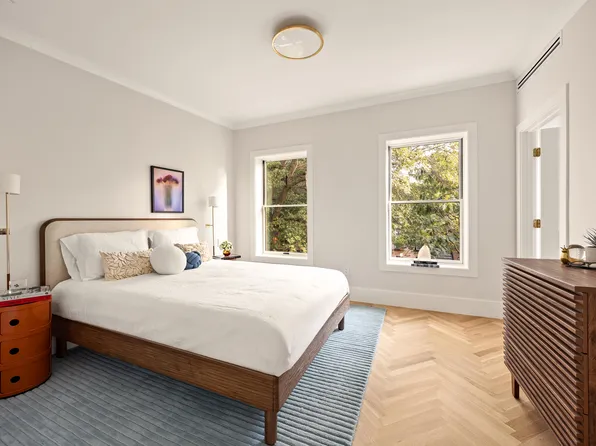 95 Monroe Street image 8 of 20