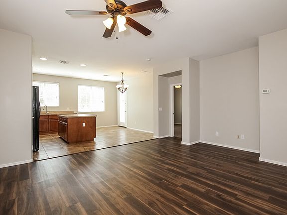 4th image of 15423 W Poinsettia Dr