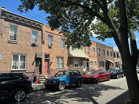 3rd image of 2517 S Chadwick St