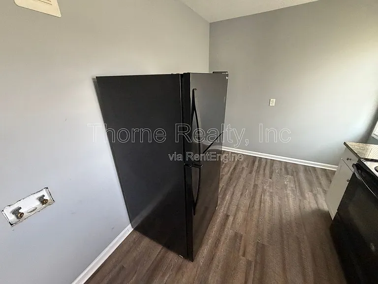 700 Pinehaven Dr — Photo 4