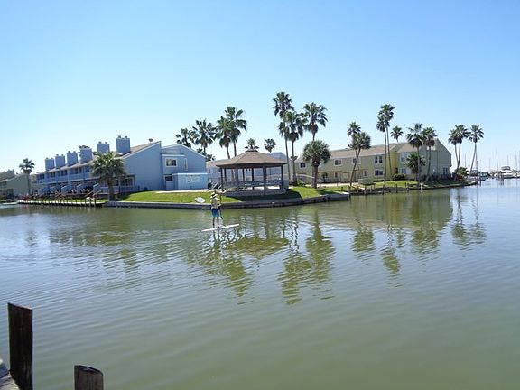 2nd image of 502 Lauderdale Dr #502