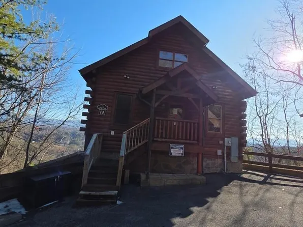 2709 Misty Blue Mountain Dr, Sevierville, TN 37876