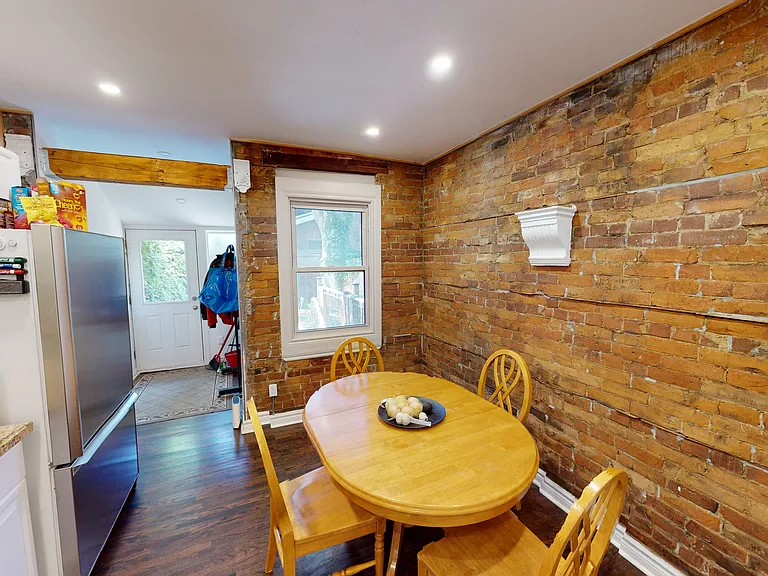 160 Beaconsfield Ave #1 — Photo 16