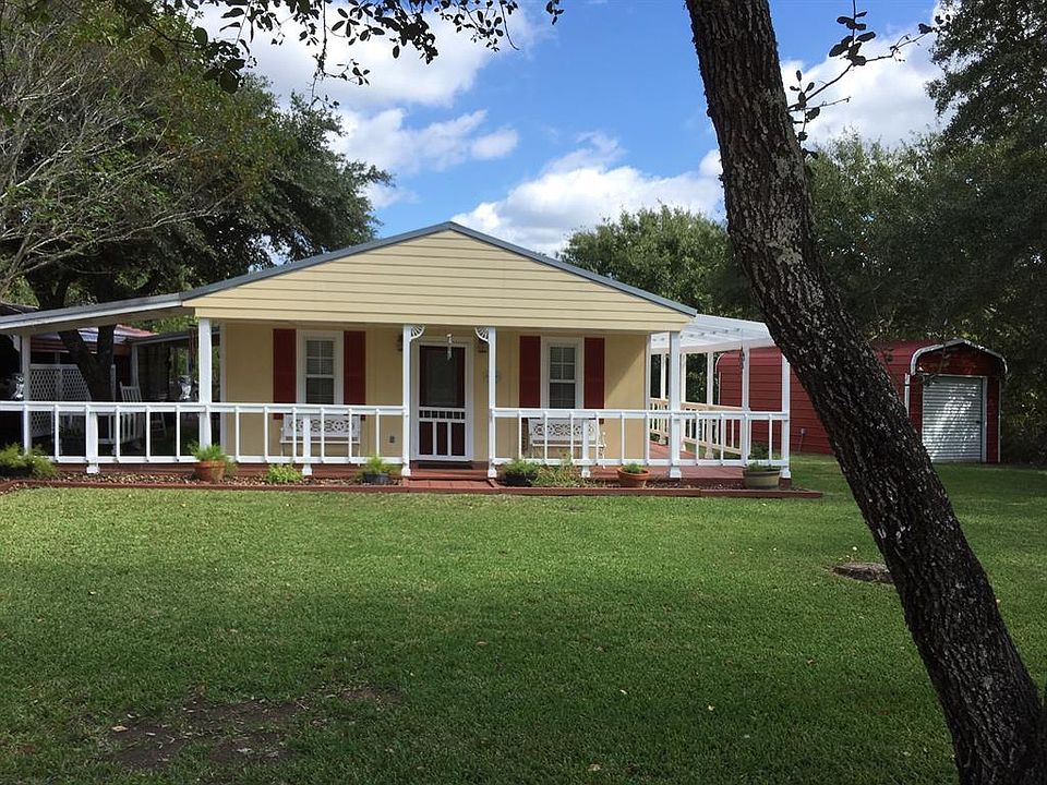 1st image of 400 Crooked Creek Dr